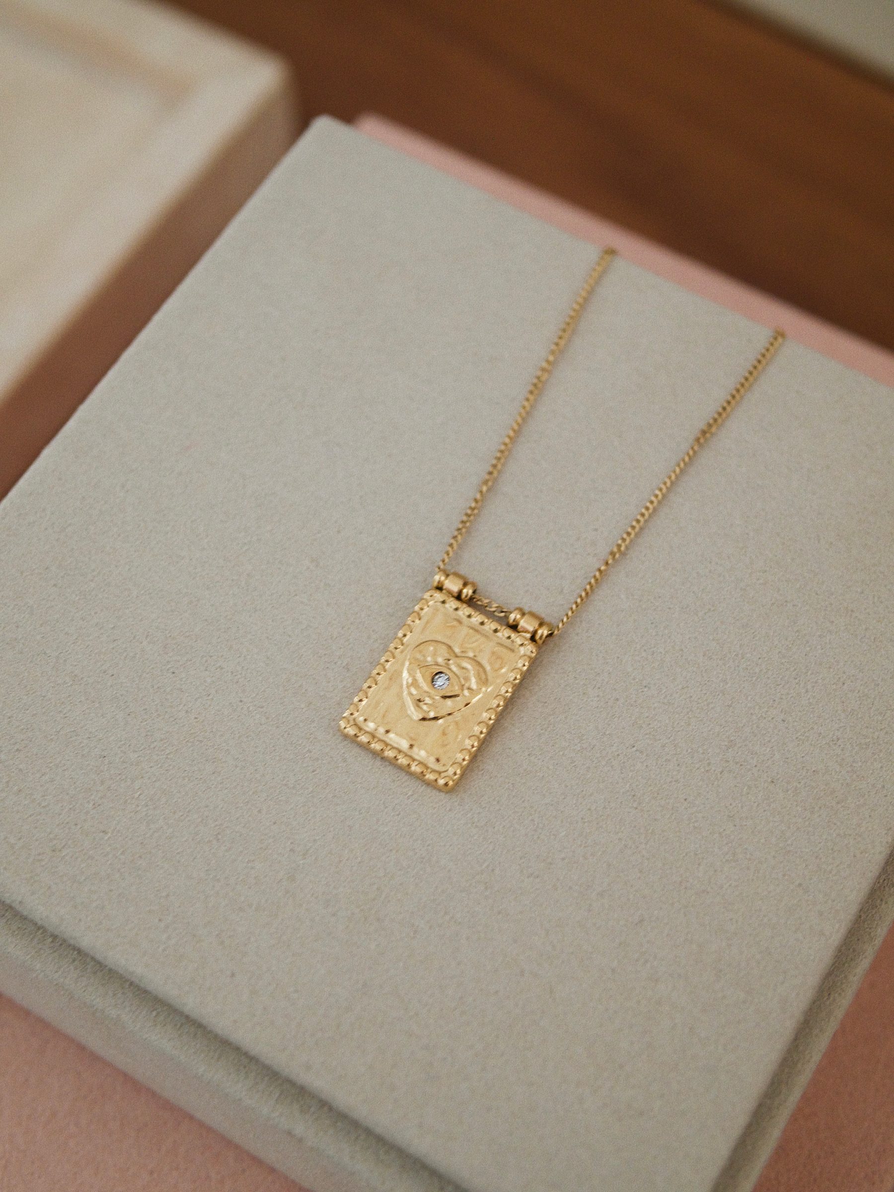 Collier Rape 3 Collier Rape 3