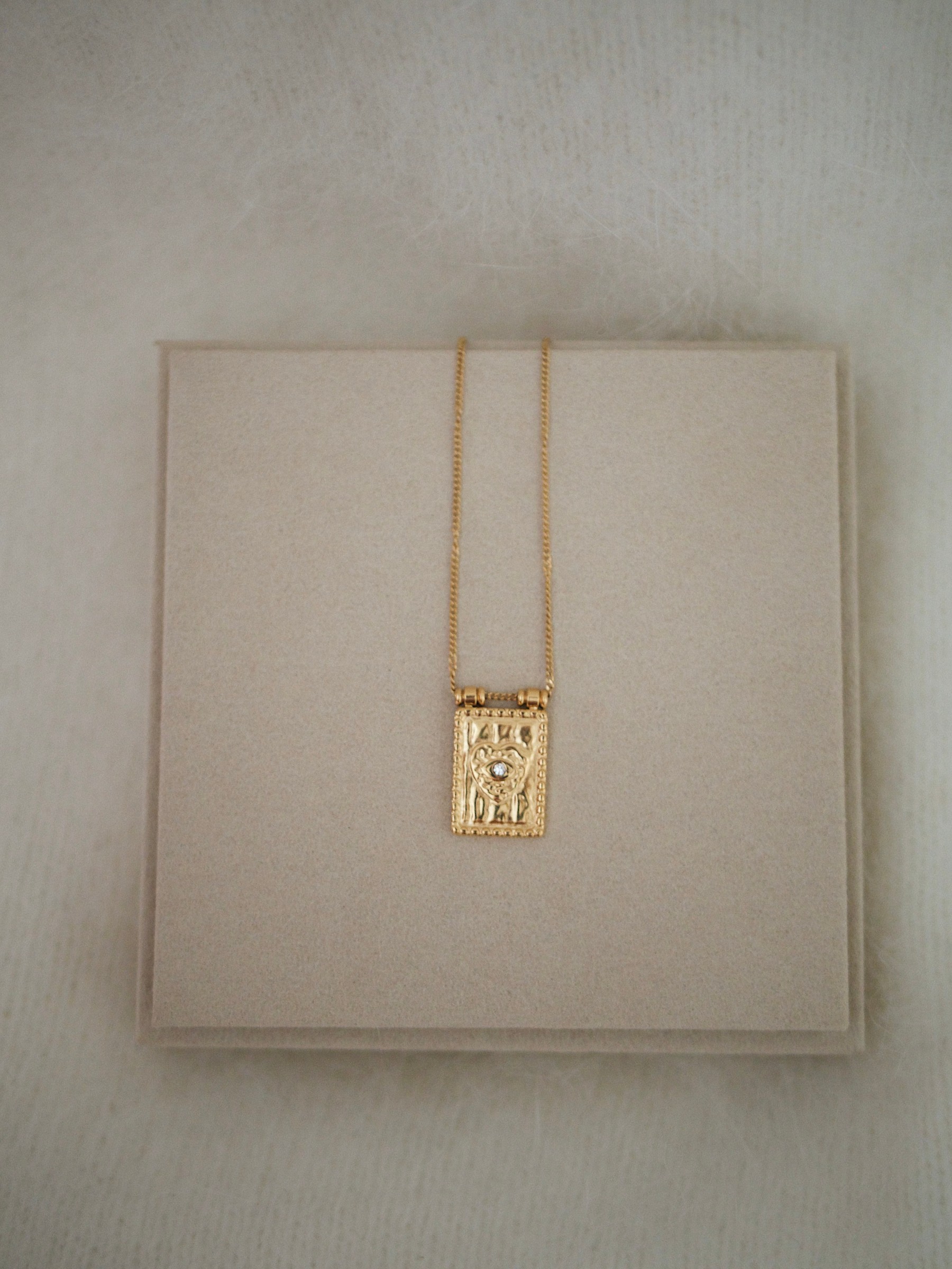 Collier Rape 4 Collier Rape 4