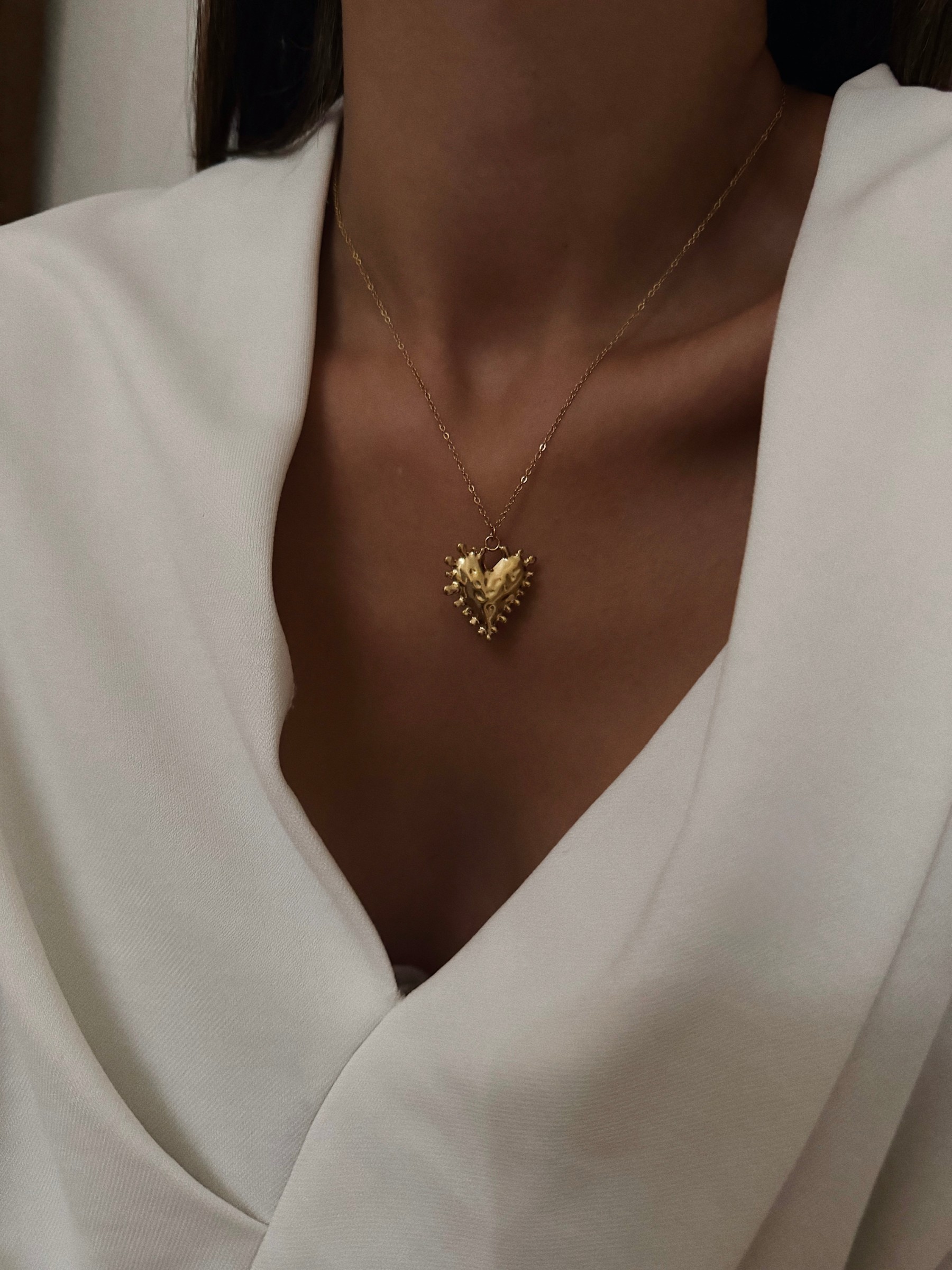 Collier Avri 1