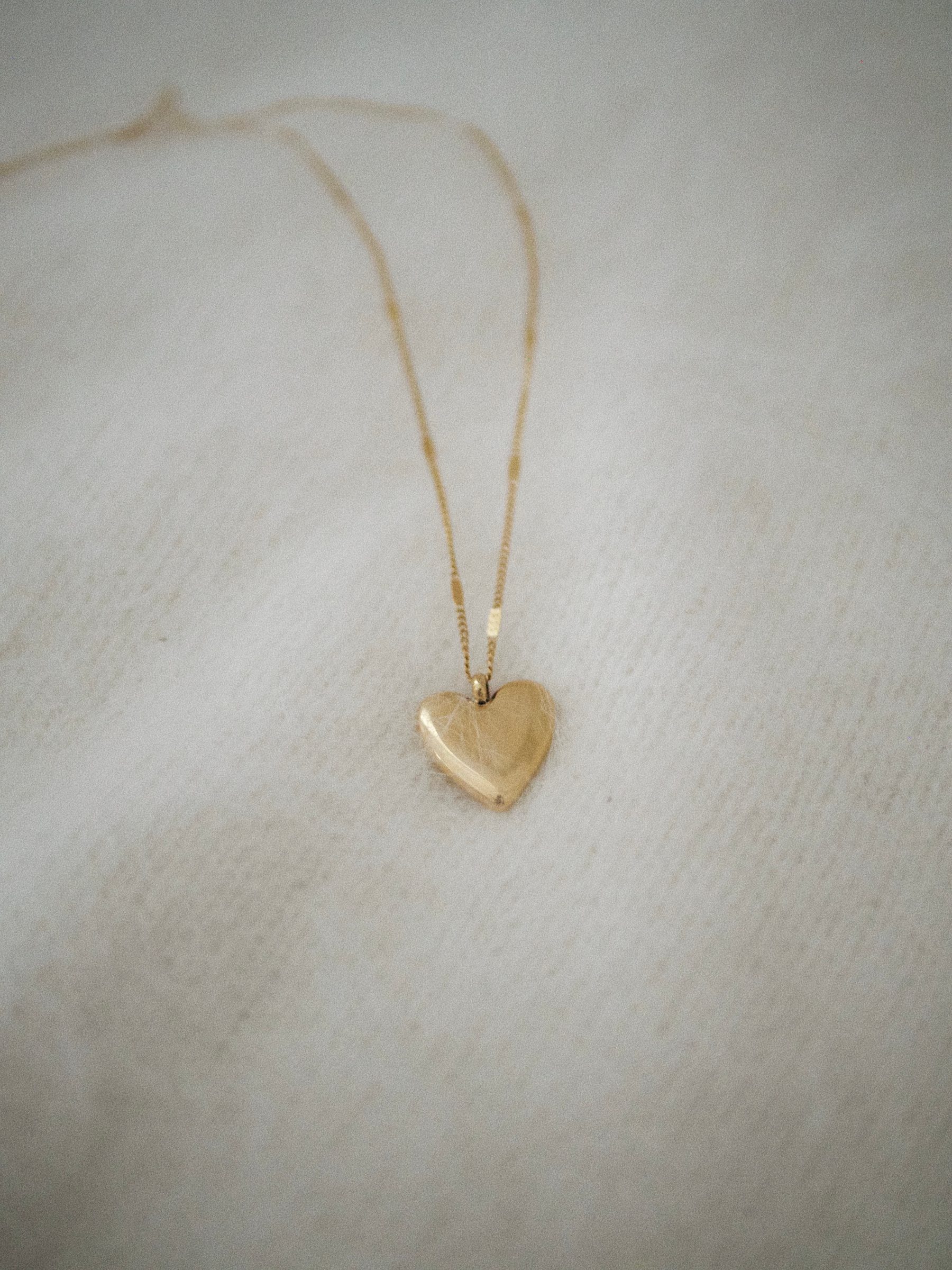 Collier Dove 3 Collier Dove 3