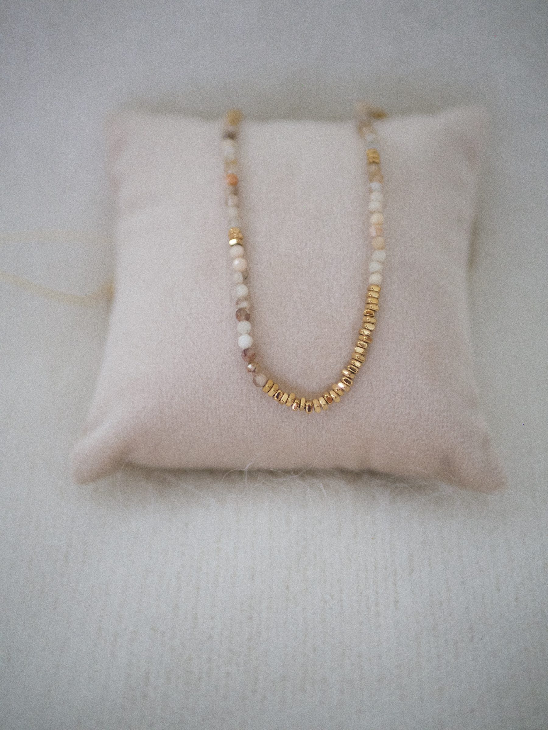 Collier Foule beige 4